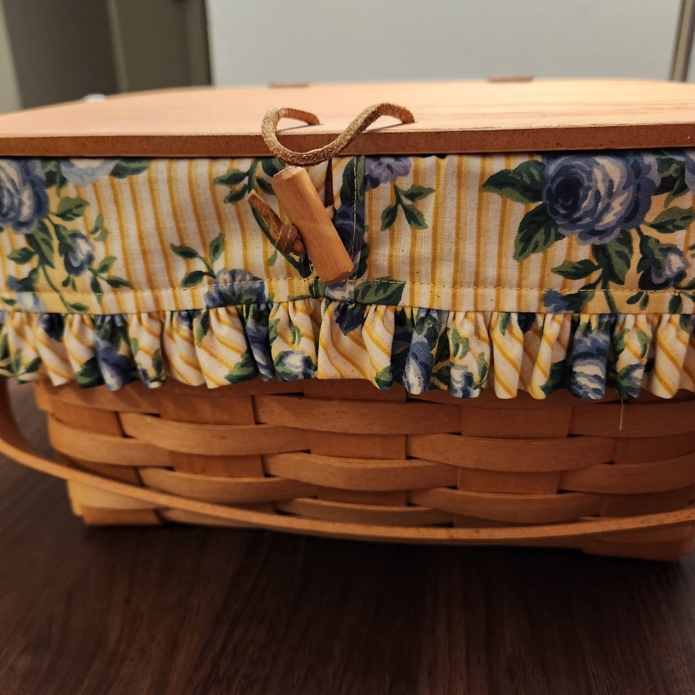 1995 Longaberger Basket